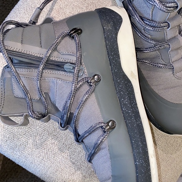 THE STANLEY‎ Skye

Runner-vs-hiker sneaker boot main image 7